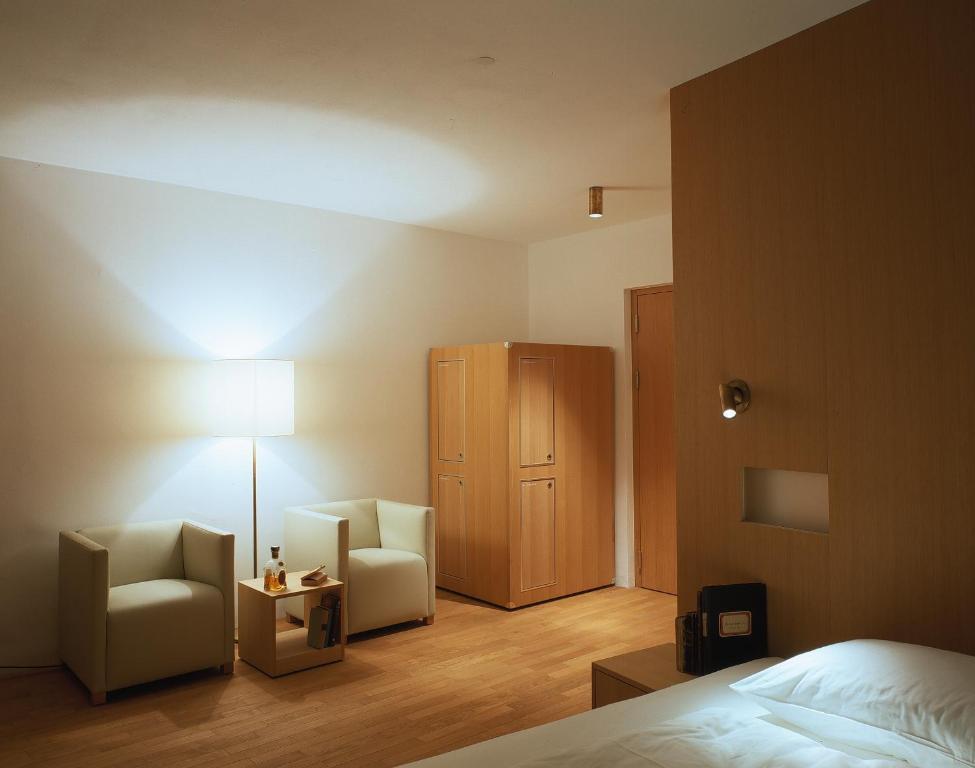 Hotel Gasthof Gruener Baum Глоренца Екстер'єр фото