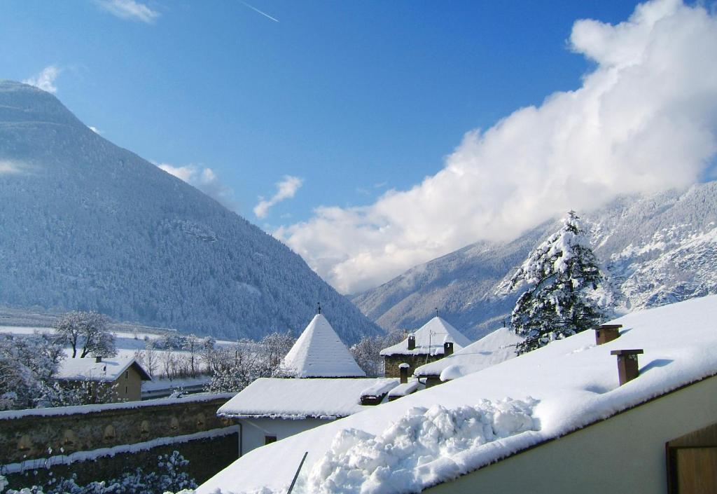 Hotel Gasthof Gruener Baum Глоренца Екстер'єр фото